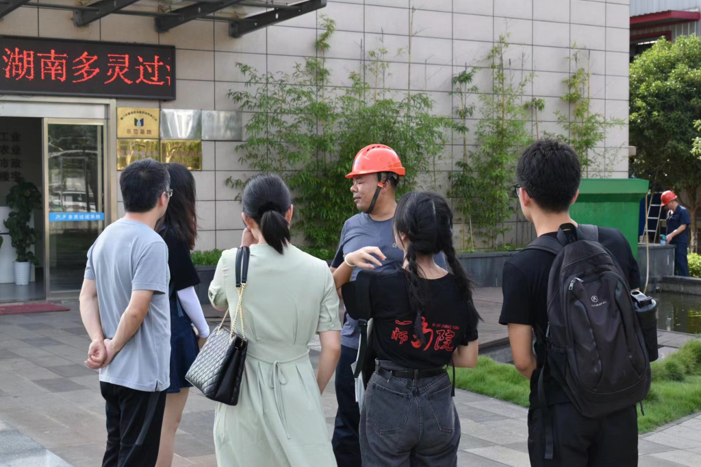 商学院深入多灵走访调研，探求校企合作新路径